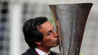Sebelumnya, Emery sudah tiga kali juara Liga Europa bersama Sevilla. Ini adalah kecupan pertamanya buat trofi itu di 2014.  (Foto: Getty Images/Clive Rose)