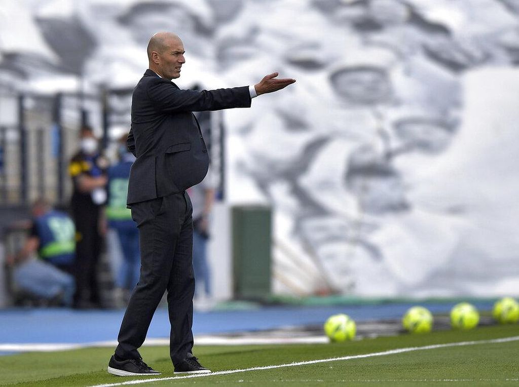 Zidane Segera Ucapkan Adios ke Real Madrid? Zidane Segera Ucapkan Adios ke Real Madrid?