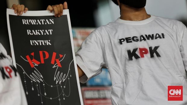 Perwakilan masyarakat antikorupsi menggelar aksi 
