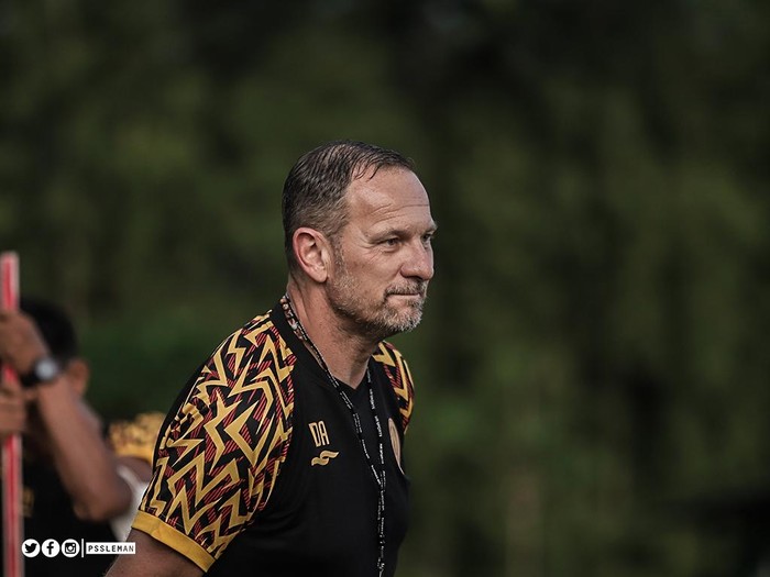 Dejan Antonic, pelatih PSS Sleman