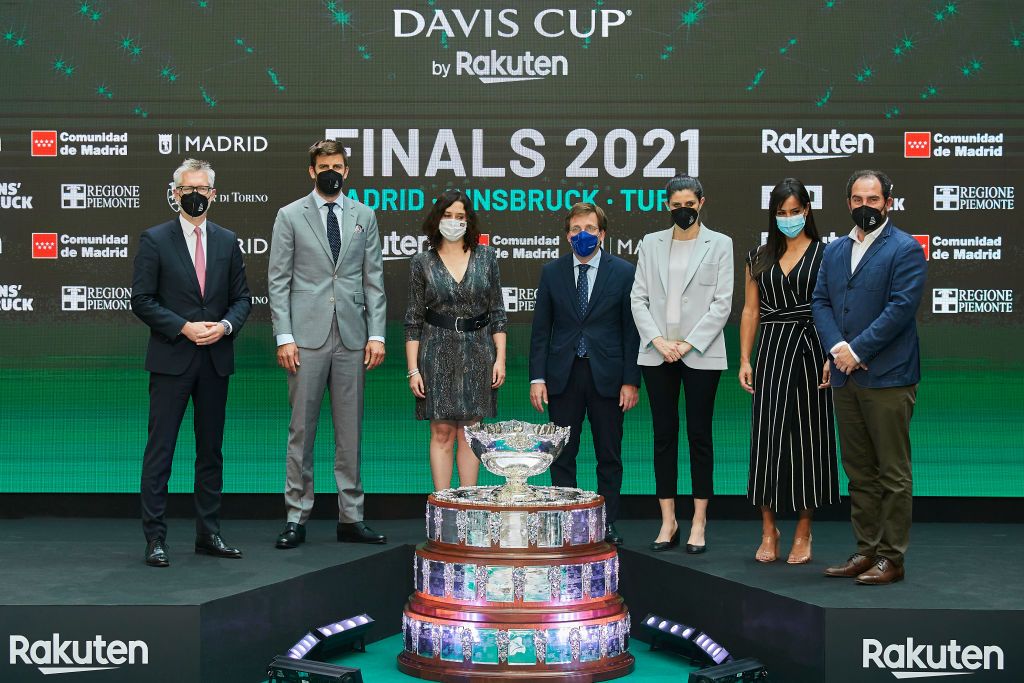 MADRID, SPAIN - MAY 27:  Gerard Pique, Madrid Community President Isabel Diaz Ayuso and Madrid Mayor Jose Luis Martinez-Almeida (C)  attend Davis Cup by Rakuten Finals 2021 presentation at Casa de Correos on May 27, 2021 in Madrid, Spain. (Photo by Carlos Alvarez/Getty Images)