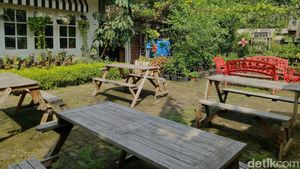 Sejuknya Makan Sehat di Mandira Garden yang Asri