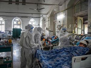 Update COVID di India: 132 Ribu Kasus Harian- Abu 1.200 Jenazah Ditenggelamkan Update COVID di India: 132 Ribu Kasus Harian- Abu 1.200 Jenazah Ditenggelamkan