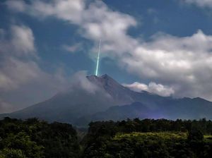 Analisis Lapan: Meteor Jatuh Tidak di Merapi, tapi Puncak Merbabu Analisis Lapan: Meteor Jatuh Tidak di Merapi, tapi Puncak Merbabu
