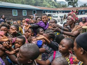Pengungsi Gunung Berapi di Kongo Berebut Bantuan Makanan