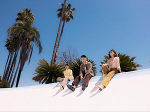 Perasaan Senasib Rich Brian, NIKI dan Warren Hue di California Perasaan Senasib Rich Brian, NIKI dan Warren Hue di California