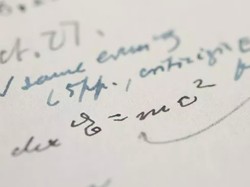 Wow, Tulisan Tangan Albert Einstein Terjual Rp 17 Miliar