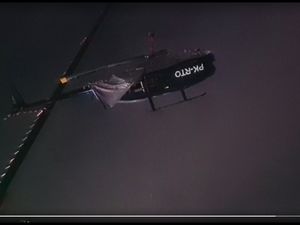 Heli Robinson R44 Jatuh di Danau Buperta Cibubur Saat Simulasi Keadaan Darurat Heli Robinson R44 Jatuh di Danau Buperta Cibubur Saat Simulasi Keadaan Darurat