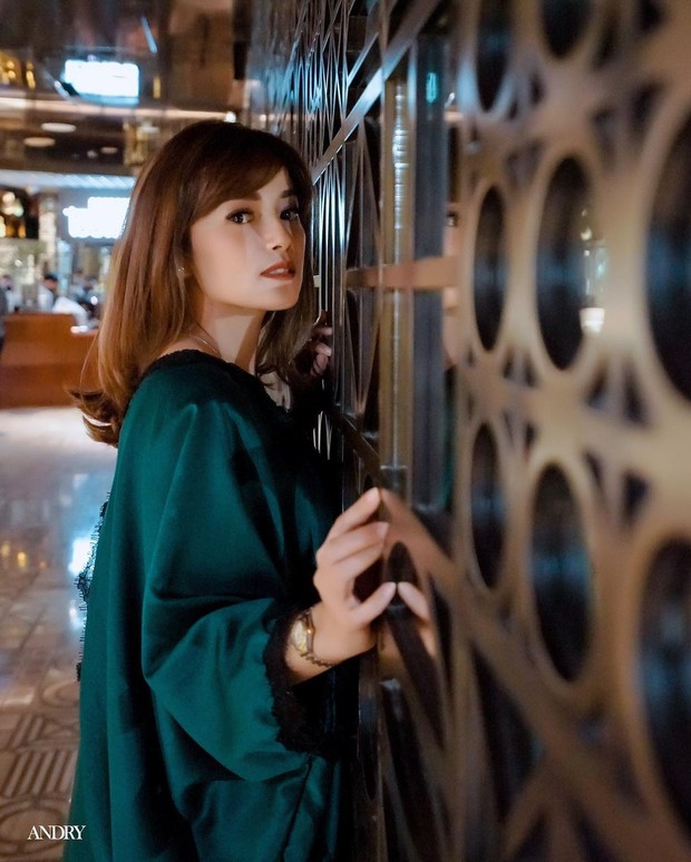 Citra Monica/instagram.com/citra_monica Citra Monica dengan glam makeup menawan/instagram.com/citra_monica