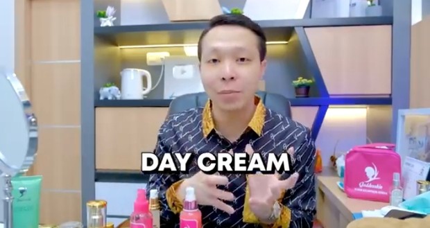 dr. Richard Lee/Foto: youtube.com/dr.Richard Lee, MARS Cara Pakai Skincare yang Benar Menurut dr. Richard Lee