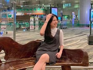 Senyuman Felicia Tissue Usai Tangisi Kandasnya Asmara dengan Kaesang Senyuman Felicia Tissue Usai Tangisi Kandasnya Asmara dengan Kaesang