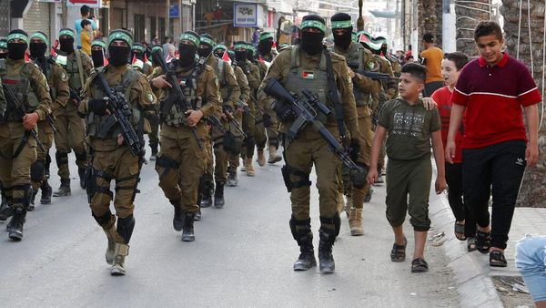 Hamas Gelar Parade Militer di Gaza