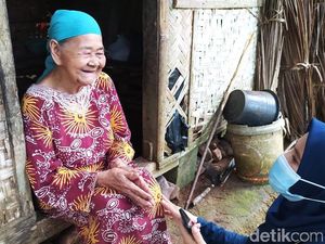 Alhamdulillah, Netizen Bantu Bangun Rumah Nenek Sebatang Kara di Ciamis Alhamdulillah, Netizen Bantu Bangun Rumah Nenek Sebatang Kara di Ciamis