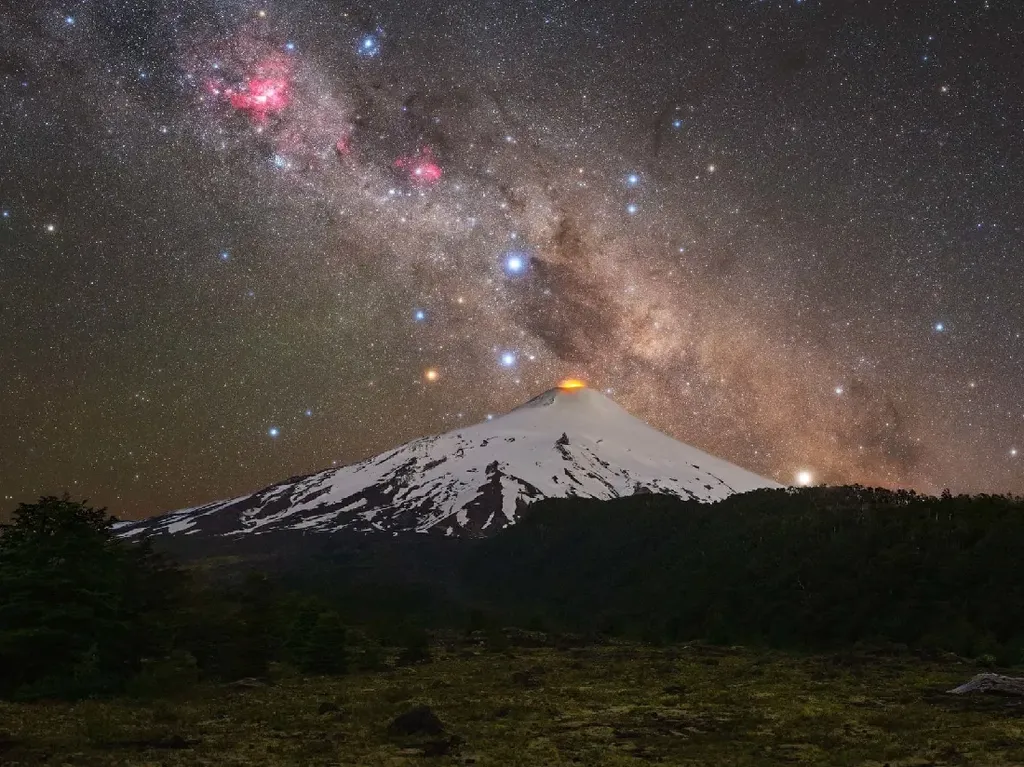 Apakah Foto Galaksi yang Terlihat Cerah Merupakan Warna Asli Langit Malam?