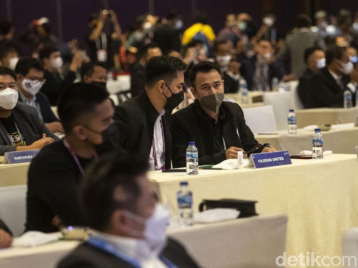 PSSI menggelar Kongres Tahunan di Hotel Raffles, Jakarta, Sabtu (29/5/2021). Raffi Ahmad dan Kaesang Pangarep hadir dalam kongres tersebut.