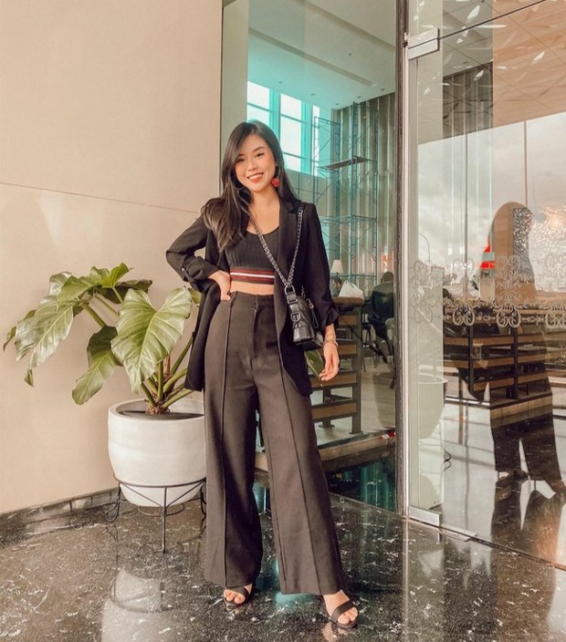 Titan Tyra/Foto: instagram.com/titantyra Style Celana yang Bikin Tubuh Tinggi