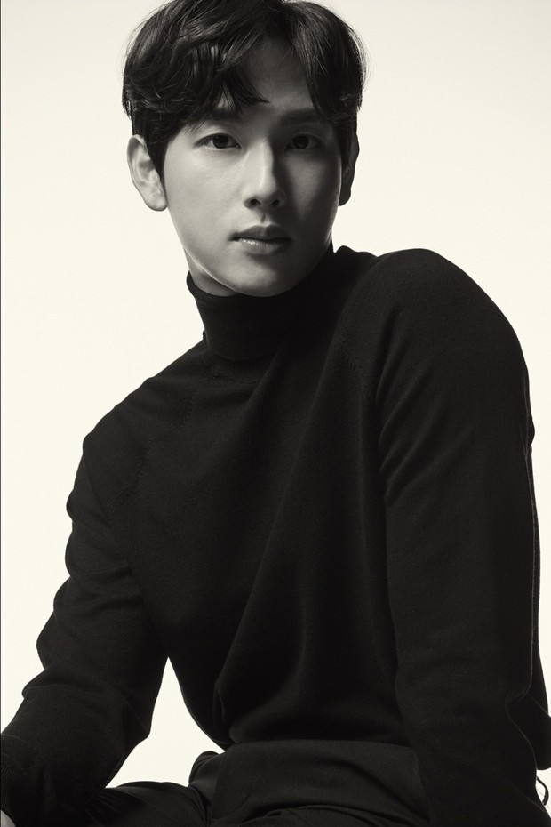 Yim Siwan/theactorispresent.kr