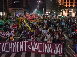 Krisis COVID di Brasil, Warga Demo Tuntut Presiden Bolsonaro Mundur