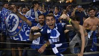 Ekspresi fans usai Chelsea dipastikan menang dan menjadi juara Liga Champions. Pierre Philippe Marcou/Pool via AP.