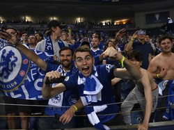Ekspresi fans usai Chelsea dipastikan menang dan menjadi juara Liga Champions. Pierre Philippe Marcou/Pool via AP.