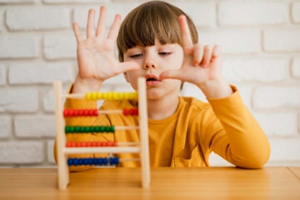 Counting | Freepik.com