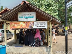 Laris Manis Es Dawet Jembut Kecabut, Eh... Bahan Bakunya Apa Ya? Laris Manis Es Dawet Jembut Kecabut, Eh... Bahan Bakunya Apa Ya?
