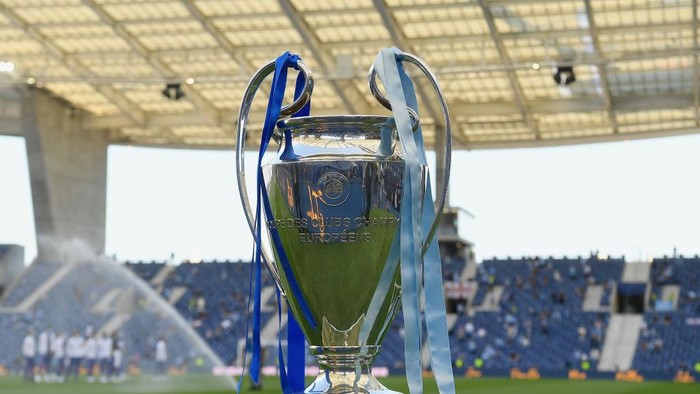 PORTO, PORTUGAL - MAY 29: The UEFA Champions League trophy is seen ahead of the UEFA Champions League Final between Manchester City and Chelsea FC at Estadio do Dragao on May 29, 2021 in Porto, Portugal. (Photo by David Ramos/Getty Images)