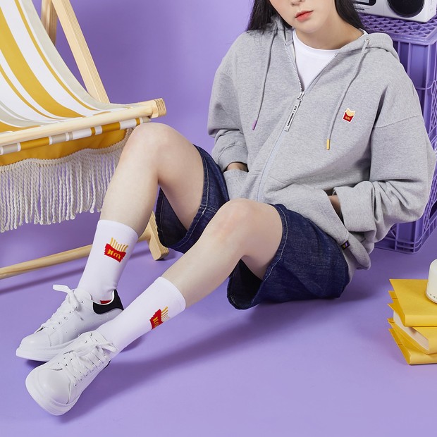 Hoodie dan Kaos Kaki/twitter.com/HYBE_MERCH