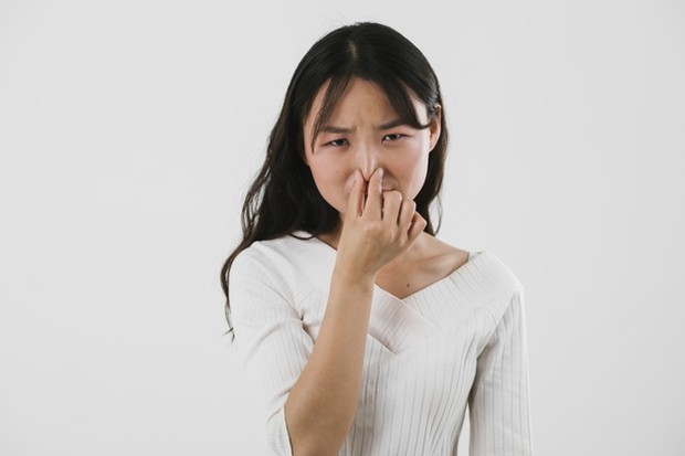 Ilustrasi bau tak sedap/freepik.com Ilustrasi bau tak sedap bisa muncul jika jarang ganti celana dalam/freepik.com