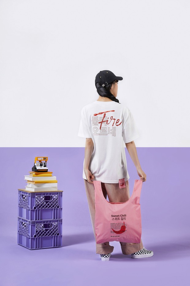 Kaos dan Tote Bag/twitter.com/HYBE_MERCH