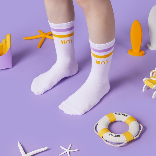 Kaos Kaki/twitter.com/HYBE_MERCH