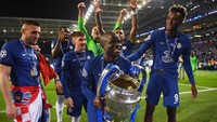 Sukses Kante menjuarai Liga Champions, membuatnya sudah hampir memenangkan semua gelar penting. Ia pernah juara Liga Inggris bersama Chelsea dan Leicester City, Liga Europa di Chelsea, Piala Dunia 2018 di Timnas Prancis, dan kini Liga Champions. (Foto: Getty Images/David Ramos)
