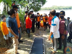 Diduga Ingin Ambil Rokoknya Terjatuh, Pemancing Tewas Tenggelam di Kedungombo