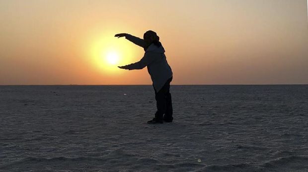 Penulis 'Surat dari Rantau' saat berada di Run of Kutch, Kota Bhuj, India. (Arsip Anggy Eka Pratiwi)