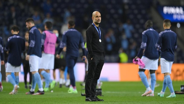 PORTO, PORTUGAL - MAY 29: Pep Guardiola, Manager of Manchester City looks dejected following the UEFA Champions League Final between Manchester City and Chelsea FC at Estadio do Dragao on May 29, 2021 in Porto, Portugal. (Photo by David Ramos/Getty Images)