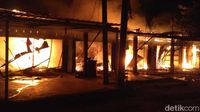 Potret Kebakaran yang Hanguskan 5 Ruko dan 6 Kontrakan di Pekanbaru