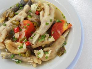 3 Resep Sup Ceker Ayam yang Kuah Kaldunya Gurih Sedap 3 Resep Sup Ceker Ayam yang Kuah Kaldunya Gurih Sedap