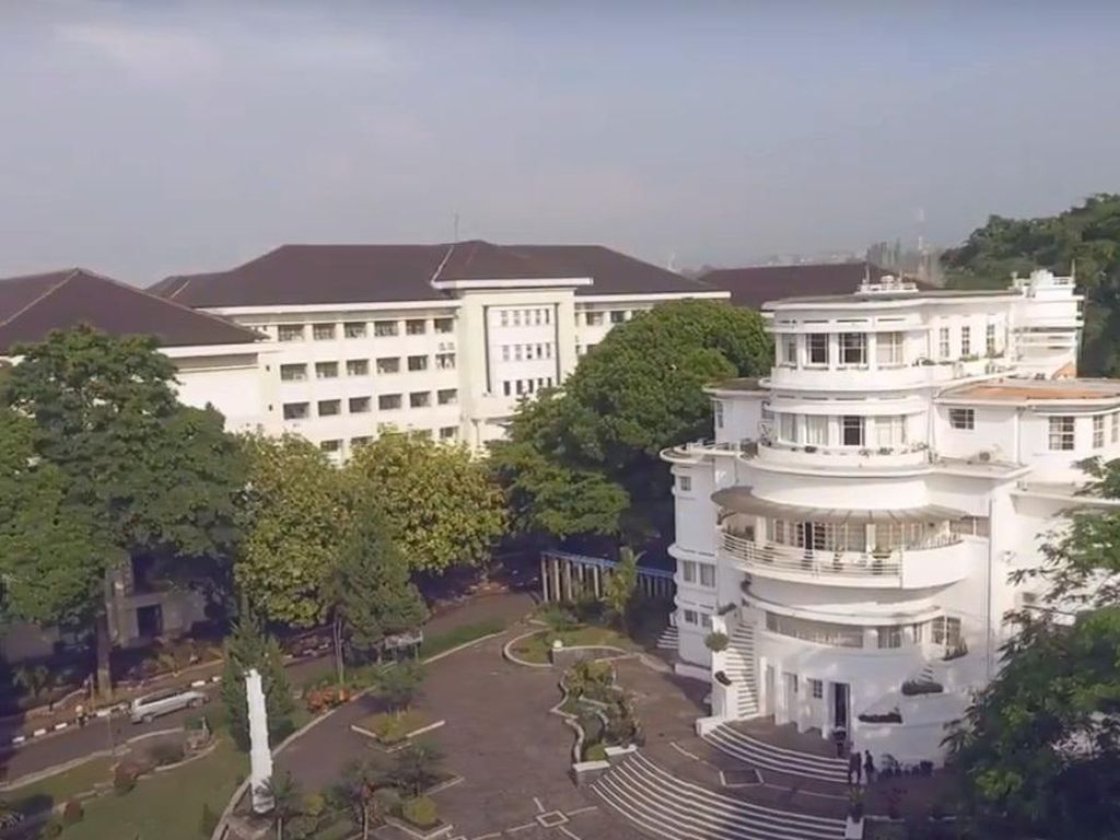 8 Universitas Pendidikan Terbaik di Indonesia Versi THE AUR 2022