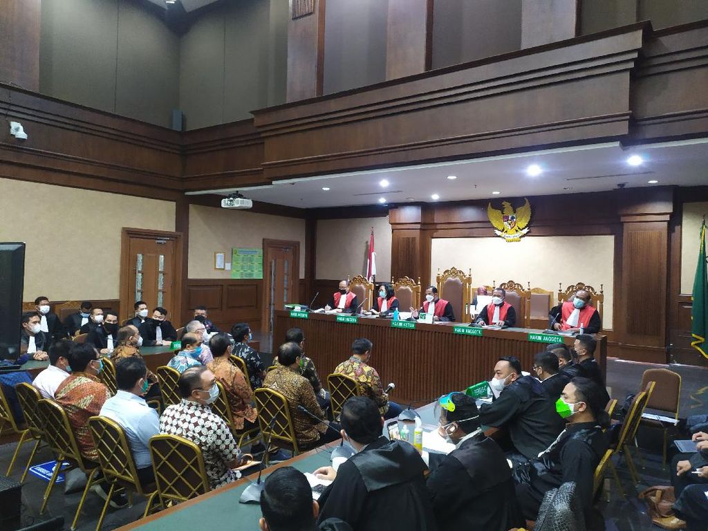 13 Korporasi Didakwa Rugikan Negara Rp 12 Triliun Terkait Kasus Jiwasraya 13 Korporasi Didakwa Rugikan Negara Rp 12 Triliun Terkait Kasus Jiwasraya