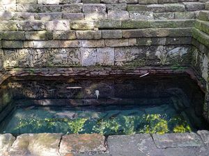 Air Kolam Patirtan Candi Penataran Blitar Dipercaya Bertuah dan Berkhasiat Air Kolam Patirtan Candi Penataran Blitar Dipercaya Bertuah dan Berkhasiat