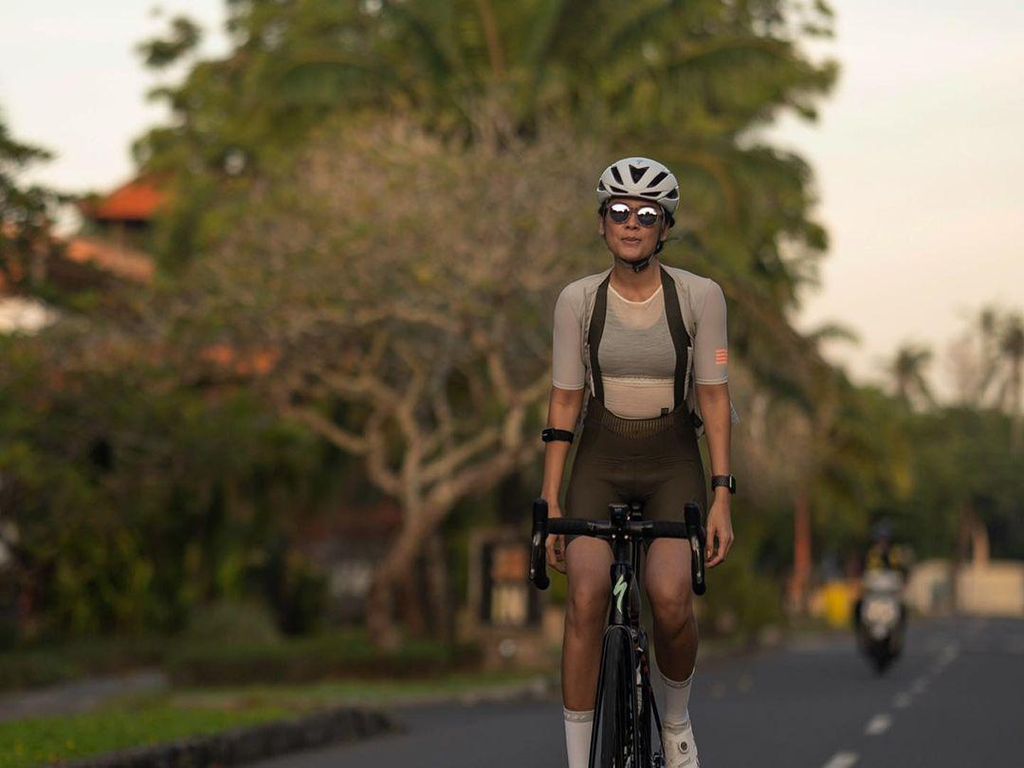 Deretan Artis Cantik Indonesia dengan Road Bike Deretan Artis Cantik Indonesia dengan Road Bike