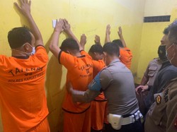 Polisi di Kalbar Dikeroyok 4 Pria Gegara Tegur Organ Tungal Pernikahan