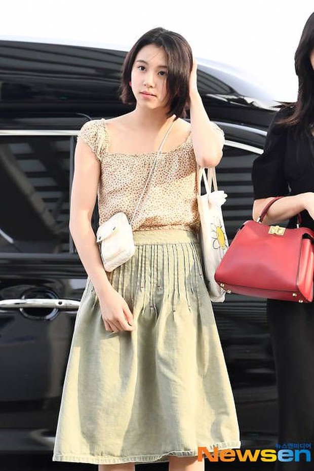 Take A Peek At Twice S Chaeyoung S Fashion Style From Casual To Chic Style Seoul Bytes Take A Peek At Twice S Chaeyoung S Fashion Style From Casual To Chic Style Seoul Bytes
