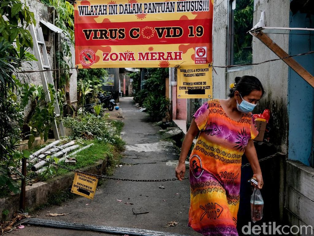 Gang di Srengseng Sawah Dilockdown Gegara Klaster COVID-19 Gang di Srengseng Sawah Dilockdown Gegara Klaster COVID-19