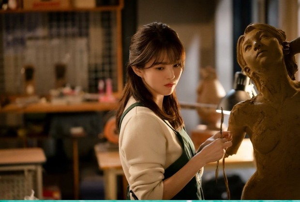 Han So Hee dalam drama Nevertheless