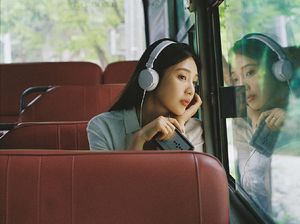 JOY Red Velvet Pancarkan Energi Ceria Lewat Hello