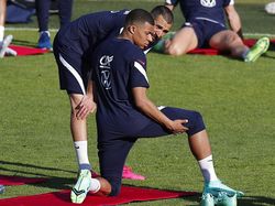 Video Latihan Prancis: Trio BMG Siap Goyang Jerman!