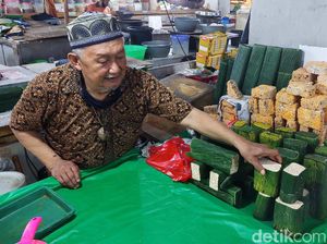 Kedelai Mahal, Pedagang Tempe Naikan Harga Kedelai Mahal, Pedagang Tempe Naikan Harga