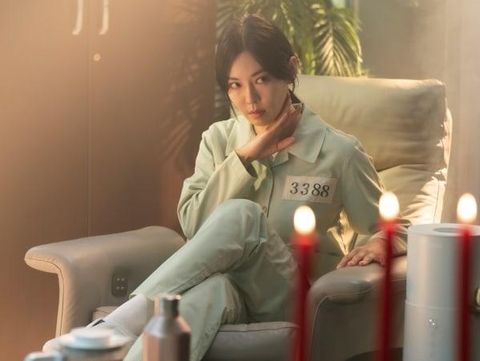 Kim So-yeon pemeran Cheon Seo-jin dalam drama Korea The Penthouse 3.