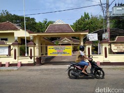 Sempat Lockdown Karena COVID-19, Kantor Desa di Ponorogo Ini Buka Kembali